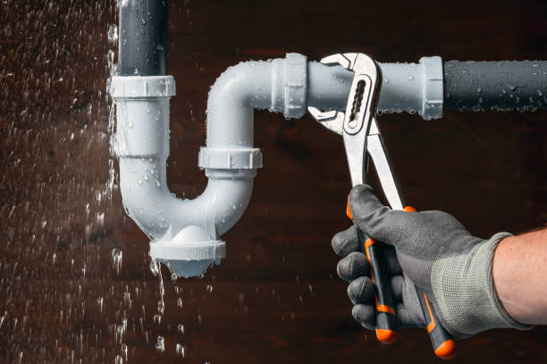 Professional Emergency Plumber technician working in McComb, OH